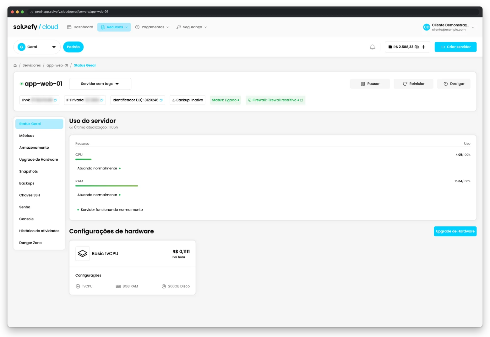 Painel de um servidor com menu lateral de seções